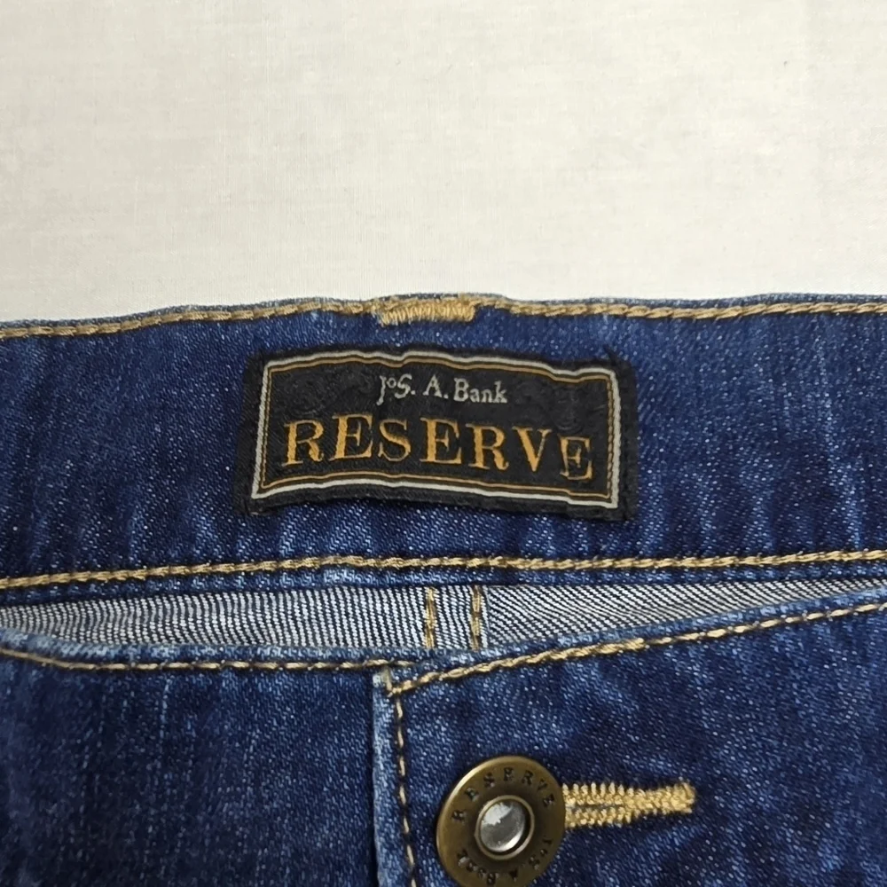 Jos.A.Bank Reserve Relaxed Fit Midwash Denim Straight Leg Men's Jeans 38x26